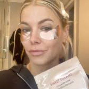 New In Box - Glowiest Sweet Dreams Collagen Glow Gold Eye Masks